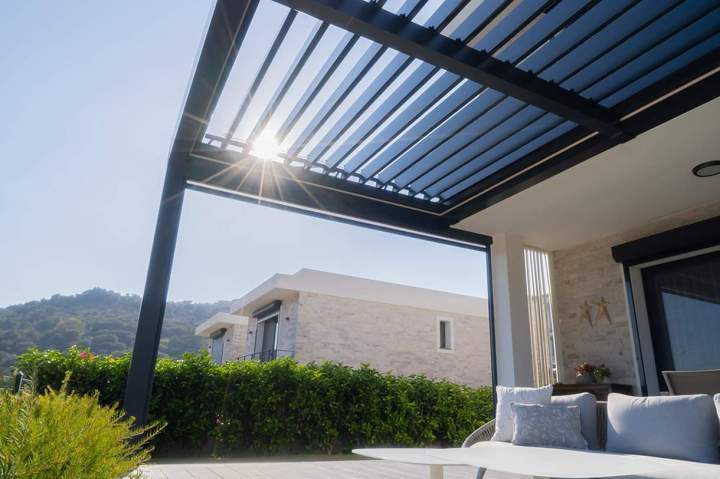 Installation de pergolas bioclimatiques Lunel